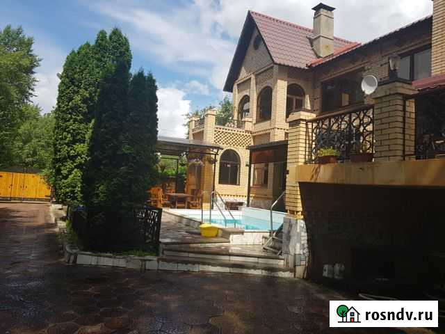 Коттедж 400 м² на участке 10 сот. в аренду посуточно в Самаре Самара - изображение 1