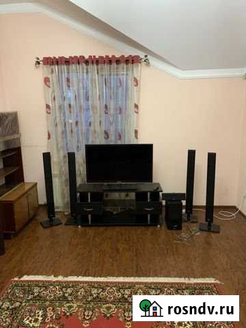 2-комнатная квартира, 70 м², 2/2 эт. в аренду на длительный срок в Каспийске Каспийск - изображение 1