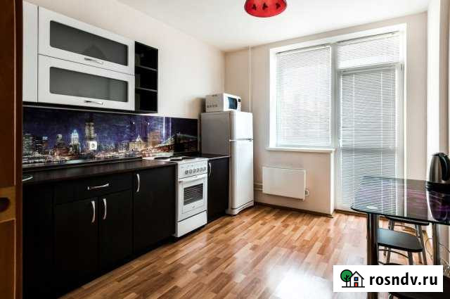 1-комнатная квартира, 35 м², 8/10 эт. в аренду посуточно в Каменске-Уральском Каменск-Уральский - изображение 1