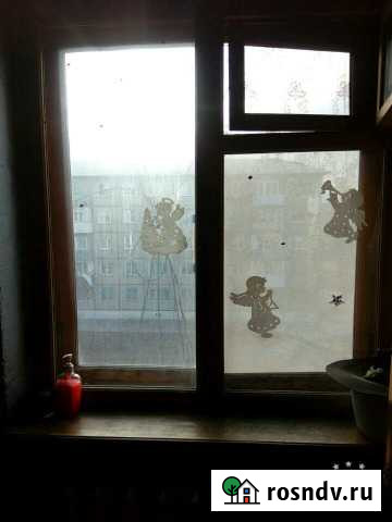 Комната 27 м² в 2-ком. кв., 4/5 эт. на продажу в Ачинске Ачинск - изображение 1