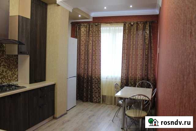 1-комнатная квартира, 48 м², 1/3 эт. в аренду посуточно в Таганроге Таганрог - изображение 1