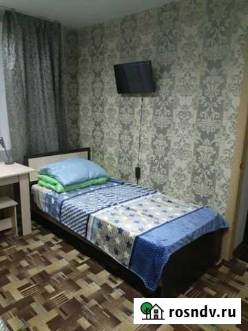 Комната 30 м² в 5-ком. кв., 1/1 эт. в аренду посуточно в Иркутске Иркутск - изображение 1