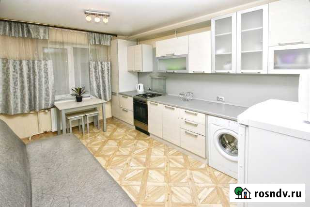 1-комнатная квартира, 37 м², 1/9 эт. в аренду посуточно в Великом Новгороде Великий Новгород - изображение 1