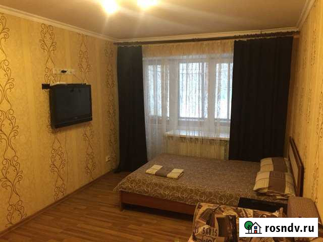 1-комнатная квартира, 32 м², 2/5 эт. в аренду посуточно в Альметьевске Альметьевск - изображение 1