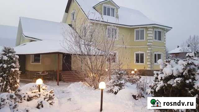 Коттедж 440 м² на участке 20 сот. в аренду посуточно в Красноармейске Московской области Красноармейск - изображение 1