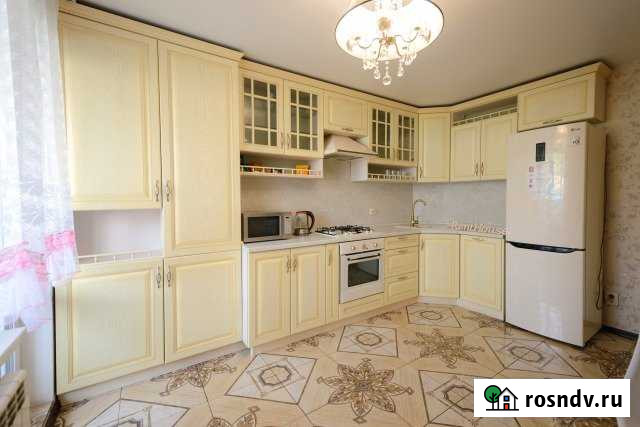 2-комнатная квартира, 65 м², 2/9 эт. в аренду посуточно в Чебоксарах Чебоксары - изображение 1