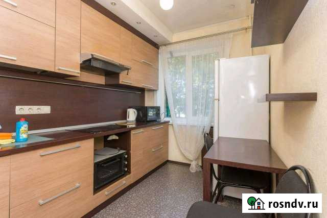 3-комнатная квартира, 63 м², 1/9 эт. в аренду посуточно в Новосибирске Новосибирск - изображение 1