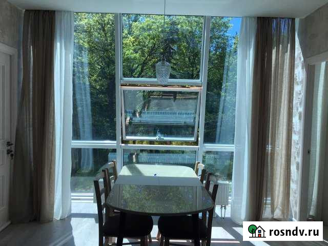 3-комнатная квартира, 89 м², 2/12 эт. в аренду посуточно в Ялте Ялта - изображение 1