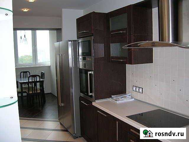 2-комнатная квартира, 74 м², 7/14 эт. в аренду на длительный срок во Владивостоке Владивосток - изображение 1