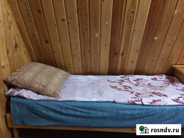 Комната 10 м² в > 9-ком. кв., 1/2 эт. в аренду посуточно в Салыме Салым - изображение 1