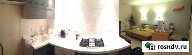 3-комнатная квартира, 60 м², 1/5 эт. в аренду посуточно в Волжском Волгоградской области Волжский - изображение 1