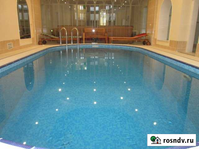 Коттедж 620 м² на участке 50 сот. в аренду посуточно в Москве Москва - изображение 1