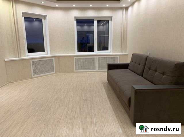 3-комнатная квартира, 81.6 м², 8/9 эт. в аренду на длительный срок в Ломоносове Ломоносов - изображение 1