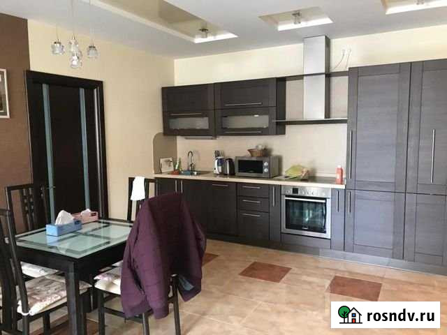 3-комнатная квартира, 108 м², 10/17 эт. в аренду на длительный срок во Владивостоке Владивосток - изображение 1