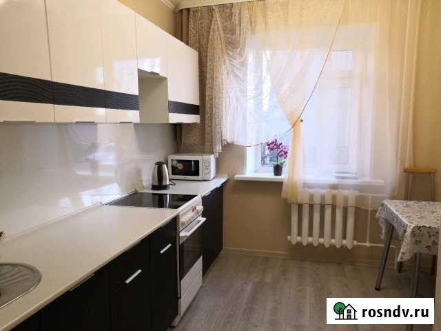 2-комнатная квартира, 56 м², 2/5 эт. в аренду посуточно в Когалыме Когалым - изображение 1
