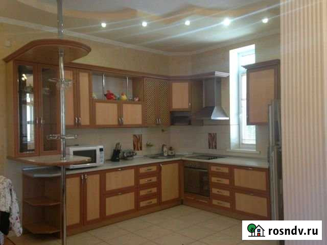 Дом 200 м² на участке 1 сот. в аренду на длительный срок в Ялте Ялта - изображение 1