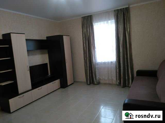 1-комнатная квартира, 37 м², 1/3 эт. в аренду на длительный срок в Аксае Ростовской области Аксай - изображение 1