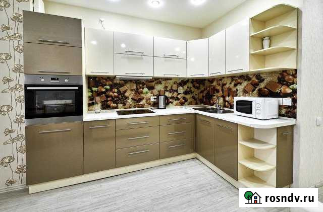 2-комнатная квартира, 80 м², 2/14 эт. в аренду посуточно в Омске Омск - изображение 1