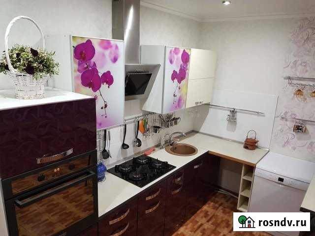 2-комнатная квартира, 90 м², 10/10 эт. в аренду посуточно в Энгельсе Энгельс - изображение 1