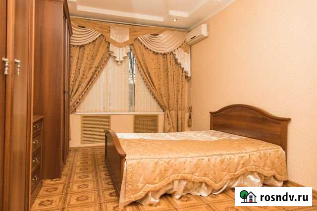 3-комнатная квартира, 100 м², 1/3 эт. в аренду посуточно в Балаково Балаково - изображение 1