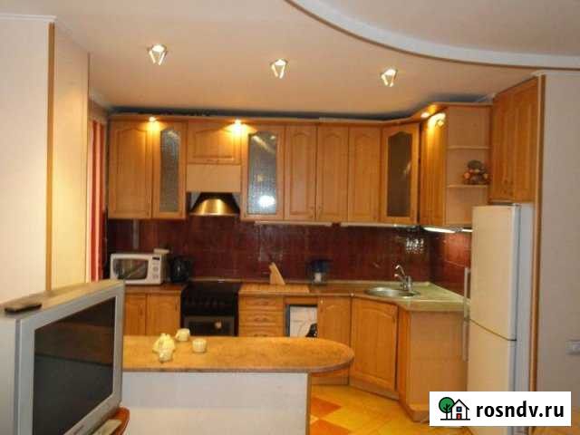 2-комнатная квартира, 54 м², 3/9 эт. в аренду посуточно во Владивостоке Владивосток - изображение 1