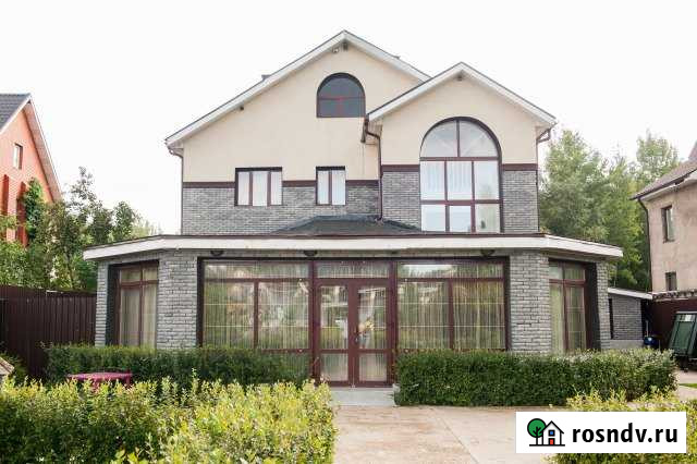 Коттедж 650 м² на участке 30 сот. в аренду посуточно в Московском Московской области Московский - изображение 1