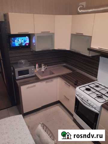 1-комнатная квартира, 42 м², 2/5 эт. в аренду посуточно в Надыме Надым - изображение 1