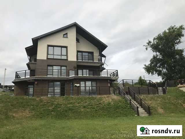 Коттедж 400 м² на участке 20 сот. в аренду посуточно в Павлово Ленинградской области Павлово - изображение 1