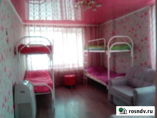 Комната 20 м² в 3-ком. кв., 2/9 эт. в аренду посуточно в Челябинске Челябинск - изображение 1