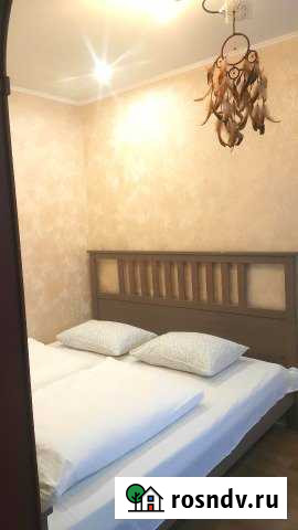 2-комнатная квартира, 45 м², 1/3 эт. в аренду посуточно в Омске Омск - изображение 1