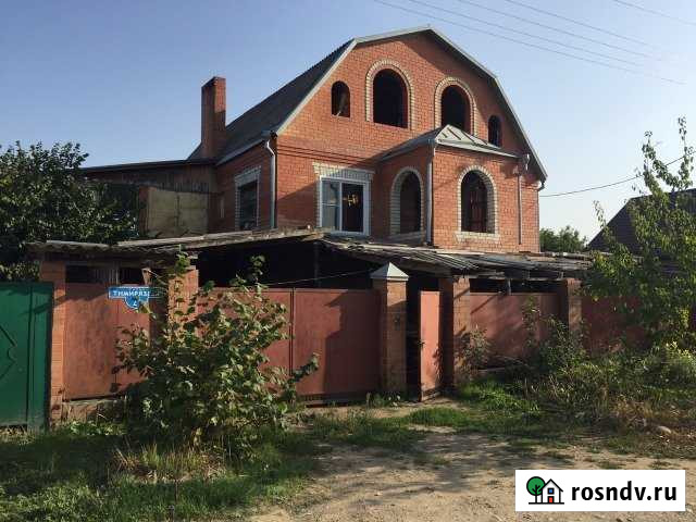 Дом 210 м² на участке 10 сот. на продажу в Новокубанске Новокубанск - изображение 1