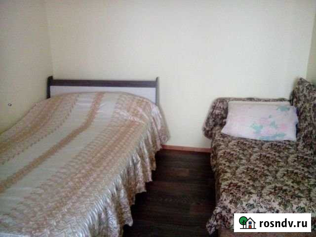 Комната 12 м² в 4-ком. кв., 2/2 эт. в аренду посуточно в Салехарде Салехард - изображение 1