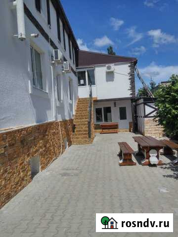 Комната 10 м² в 5-ком. кв., 1/3 эт. в аренду на длительный срок в Витязево Витязево - изображение 1