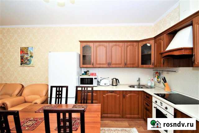 3-комнатная квартира, 84 м², 15/17 эт. в аренду посуточно в Сургуте Ханты-Мансийского АО Сургут - изображение 1