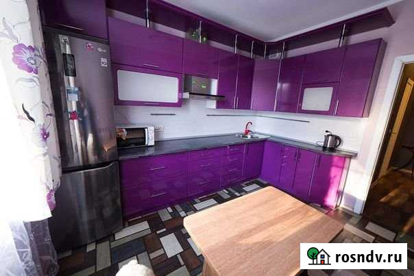 1-комнатная квартира, 45 м², 3/5 эт. в аренду посуточно в Киришах Кириши - изображение 1