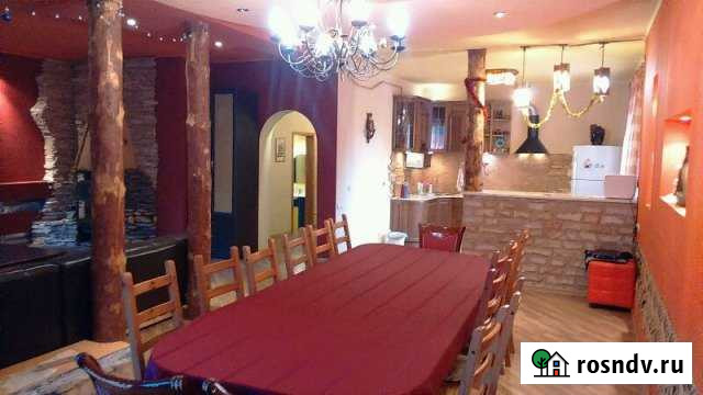 Коттедж 325 м² на участке 22 сот. в аренду посуточно в Казани Казань - изображение 1