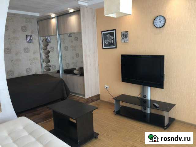 1-комнатная квартира, 42 м², 2/5 эт. в аренду посуточно в Златоусте Златоуст - изображение 1