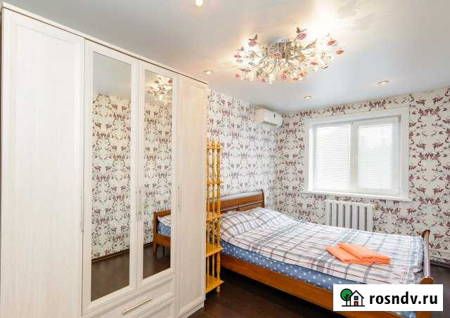 3-комнатная квартира, 60 м², 5/5 эт. в аренду посуточно в Артеме Артем - изображение 1