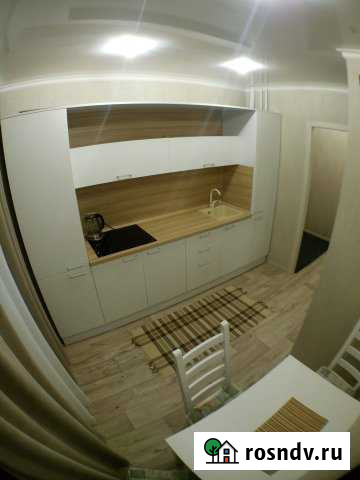 2-комнатная квартира, 50 м², 2/5 эт. в аренду посуточно в Когалыме Когалым - изображение 1