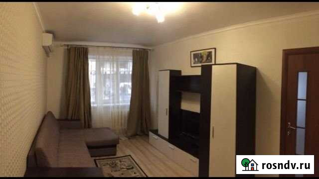 3-комнатная квартира, 51.1 м², 1/5 эт. в аренду посуточно в Симферополе Симферополь - изображение 1