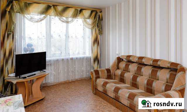 1-комнатная квартира, 35 м², 2/5 эт. в аренду посуточно в Артеме Артем - изображение 1