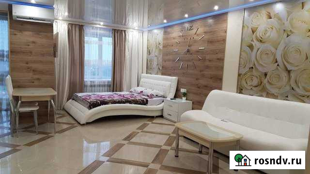 Квартира-студия, 52 м², 11/14 эт. в аренду посуточно в Энгельсе Энгельс - изображение 1