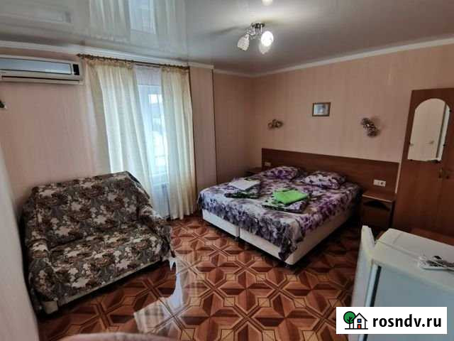 Комната 12 м² в 1-ком. кв., 1/3 эт. в аренду посуточно в Кабардинке Кабардинка - изображение 1