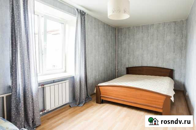 2-комнатная квартира, 68 м², 4/5 эт. в аренду посуточно в Красноярске Красноярск - изображение 1