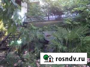 Коттедж 150 м² на участке 5 сот. в аренду посуточно в Ялте Ялта - изображение 1