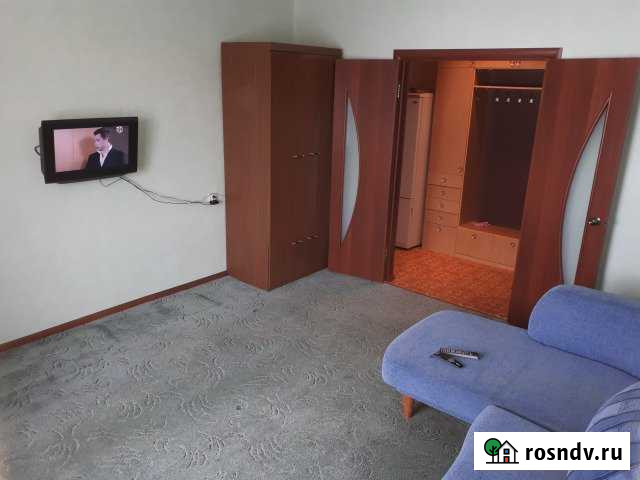 2-комнатная квартира, 56 м², 3/5 эт. в аренду посуточно в Надыме Надым - изображение 1