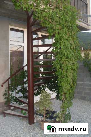 Дом 80 м² на участке 5 сот. в аренду посуточно в Кабардинке Кабардинка - изображение 1