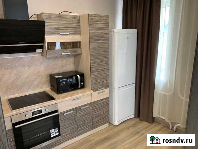 3-комнатная квартира, 100 м², 3/10 эт. в аренду на длительный срок в Оренбурге Оренбург - изображение 1