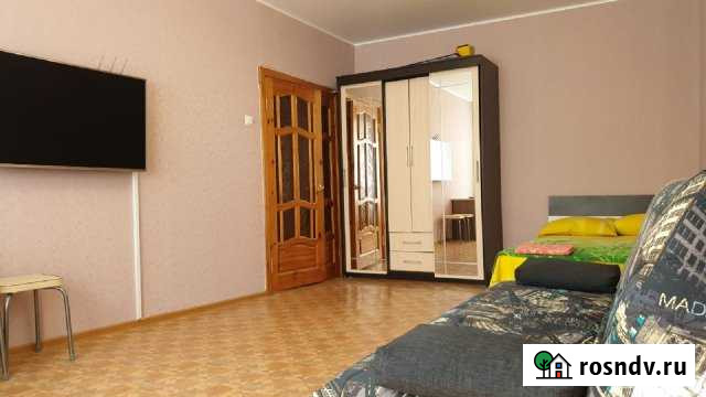 1-комнатная квартира, 42 м², 3/5 эт. в аренду посуточно в Новом Уренгое Новый Уренгой - изображение 1