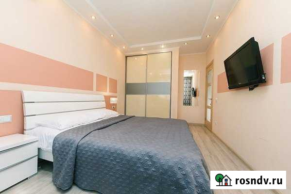 2-комнатная квартира, 50 м², 2/5 эт. в аренду посуточно в Омске Омск - изображение 1